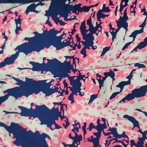 Lilly Pulitzer shorts Size 2 - Picture 4 of 4